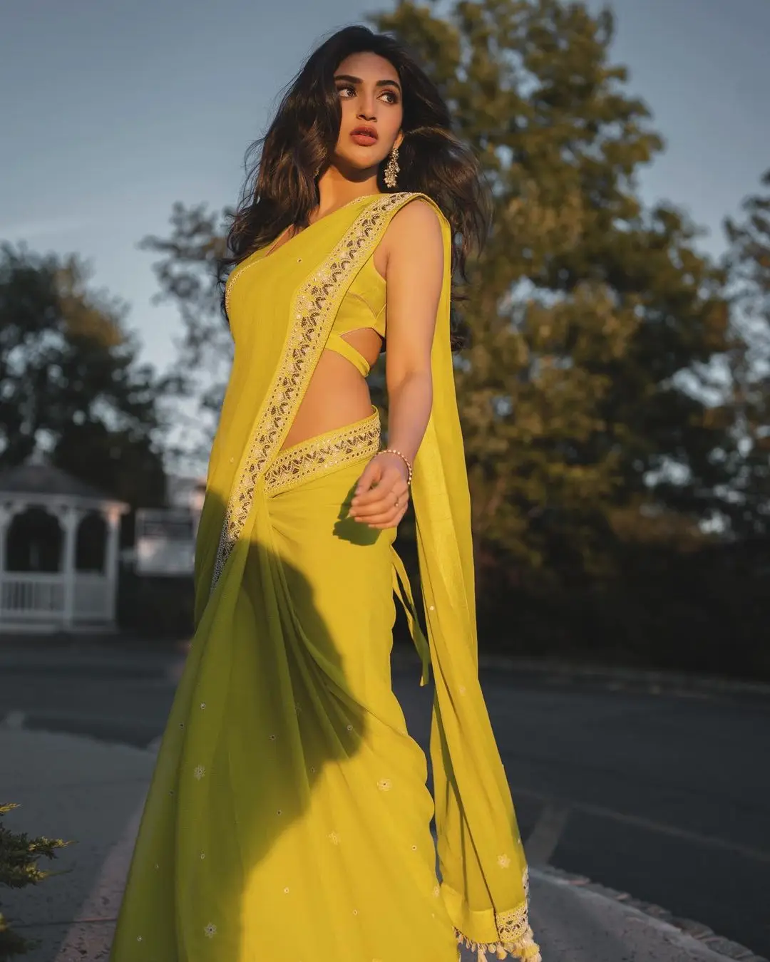 TOLLYWOOD ACTRESS SREELEELA IN SLEEVELESS GREEN SAREE 2